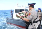 Peringati-Hari-Bhayangkara-ke-80,-Kapolda-NTT-Pimpin-Upacara-Tabur-Bunga-di-Perairan-Bolok-Kupang