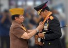 Terima-Bintang-Kehormatan-LVRI,-Kapolda-NTT:-Ini-Amanah-untuk-Terus-Memupuk-Nasionalisme-dan-Persaudaraan