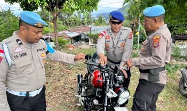 Sipropam-Polres-Ende-Cek-Kelengkapan-Kendaraan-Anggota-Polres-Ende