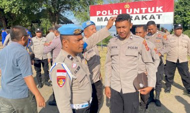 Sipropam-Polres-Ende-Cek-Sikap-Tampang-Personel-Setelah-Apel-Pagi