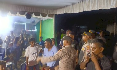 Jaga-Kamtibmas-Perayaan-Ekaristi-Penerimaan-Komunisuci-Pertama,-Gabungan-Personel-Polres-Ende-Gelar-Patroli-Malam