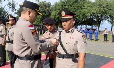 Pimpim-Sertijab-Kabag-SDM-dan-Pelantikan-KabagOps-Serta-Kabag-Logistik,-Simak-Arahan-Kapolres-Ende