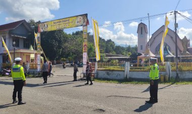 Polres-Ende-Amankan-Misa-Perayaan-Ekaristi-Ziarah-OMK-Keuskupan-Agung-Ende