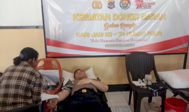 Hari-Jadi-ke-74-Humas-Polri,-Kapolres-Ende-dan-Anggota-Melaksanakan-Kegiatan-Donor-Darah
