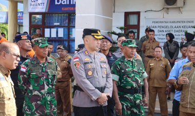 Sinergi-Hadapi-Bencana-Ekstrem,-Kapolres-Ende-Bersama-Forkopimda-Hadiri-Apel-Kesiapsiagaan-Bencana-2025