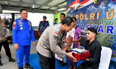 Kapolda-NTT-Salurkan-Bantuan-Sosial-bagi-Penyandang-Disabilitas-di-Acara-