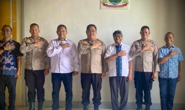 Mempererat-Silaturahmi-dengan-Tokoh-Agama,-Kapolres-Ende-Sowan-ke-Uskup-Agung-Ende