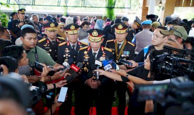 Hadiri-Pemakaman,-Kapolri:-Pesan-Eyang-Meri-Jadi-Inspirasi-dan-Semangat-Keluarga-Besar-Polri