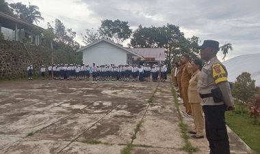​Sapa-Siswa-SMPN-4-Wolowaru,-Ipda-Ubaldus-Maku-Tekankan-Pentingnya-Karakter-dan-Anti-Bullying