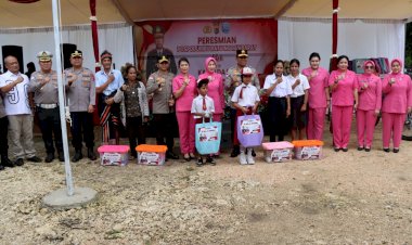 Kapolda-NTT-Berbagi-Tali-Asih-di-Peresmian-Pospol-Umbu-Ratu-Nggay-Barat,-Wujud-Semangat-NTT-Penuh-Kasih