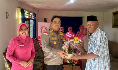 Wujud-Kepedulian-Pimpinan,-Kapolres-Ende-Sambangi-Personel-yang-Sedang-Sakit