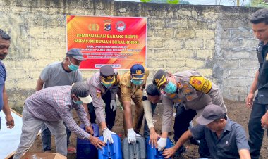 Polres-Ende-Musnahkan-10-Ton-Moke-Ilegal,-Kapolres-Ende:-Belajar-dari-Tragedi-Anggota-Kita