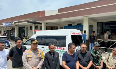 Polres-Ende-Kawal-Kedatangan-Jenazah-Nakes-Korban-Pembunuhan-di-Papua-hingga-ke-Rumah-Duka