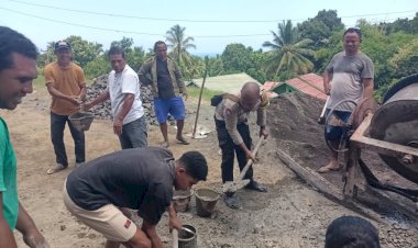Sinergi-Tanpa-Batas,-Aipda-Yahya-Bahu-Membaju-Bersama-Umat-Paroki-St.Maria-Woronio-Bergotong-Royong-Rabat-Halaman-Gereja
