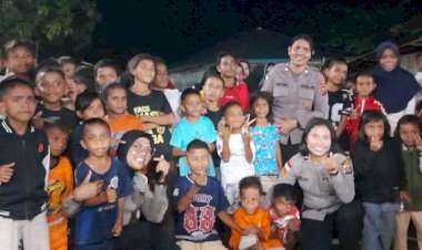 Kapolres-Flores-Timur-dan-Polwan-Turun-ke-Lokasi,-Ratusan-Rumah-Rusak-Akibat-Gempa-di-Adonara-Timur