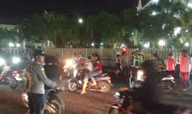 Personel-Polres-Ende-Pastikan-Misa-Kenaikan-Isa-Almasih-di-Gereja-St.-Yosep-Onekore-Berlangsung-Khidmat