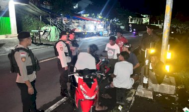 Jaga-Kamtibmas-Tetap-Kondusif,-Tim-Perintis-Presisi-Polres-Ende-Polda-NTT-Sisir-Kota-Hingga-Dini-Hari