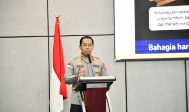 Satu-Kapal-Menuju-Generasi-Emas,-Polda-NTT-Gelar-Seminar-The-Art-of-Smart-Parenting-Sambut-HUT-Bhayangkara-ke-80-dan-HKGB-ke-74