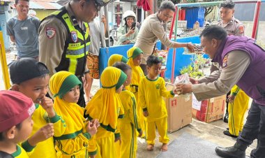 Kembalikan-Keceriaan-Anak,-Polres-Ende-Polda-NTT-Gelar-Trauma-Healing-untuk-TK-RA-Azizah-Inayah-Rodja-Pasca-Gempa-Flores