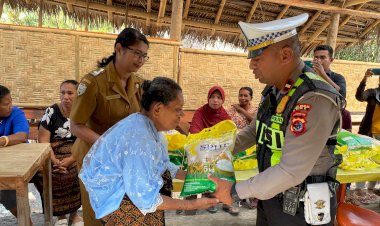 Lurah-Roworena-Sampaikan-Apresiasi-dan-Terima-Kasih-atas-Bantuan-Polres-Ende-untuk-Korban-Gempa-Bumi