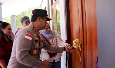 Wujud-Nyata-Kepedulian-Pendidikan-di-NTT,-Kapolda-NTT-Resmikan-Revitalisasi-SMPTK-Imanuel-Tuapakas