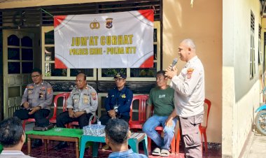 Upaya-Pemulihan-Pasca-Gempa-Flores,-Polres-Ende-Polda-NTT-Serahkan-Bansos-dan-Serap-Aspirasi-Warga-Lewat-Jumat-Curhat