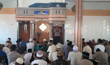 Wujud-Polisi-bersama-Masyarakat,-Wakapolres-Ende-Gelar-Jumat-Keliling-di-Masjid-Mustakim-Barai-Desa-Borokanda