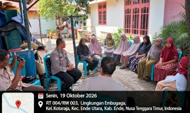 Polisi-Turun-ke-Pemukiman-Warga-di-Ende,-Gencarkan-Edukasi-Anti-Judi-Daring-dan-Tangkal-Hoaks-Penipuan