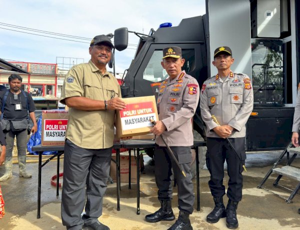 Kapolri Tinjau Posko Pengungsian di Aceh Tamiang, Salurkan Bantuan ke Korban Bencana