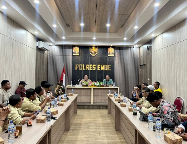 Perkuat Sinergi Lewat Sulaturahmi, Kapolres Ende Ajak Insan Pers Jaga Kondusifitas Daerah Melalui Informasi