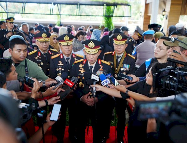 Hadiri Pemakaman, Kapolri: Pesan Eyang Meri Jadi Inspirasi dan Semangat Keluarga Besar Polri