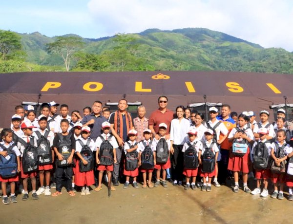 Wakapolda NTT Tinjau SMP Negeri 48 Sa Ate Gaikiu, Dirikan Tenda Darurat dan Salurkan Bantuan Pendidikan