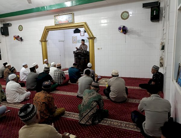 Sejukkan Suasana Ramadhan, Polres Ende Gelar Program Quick Wins Presisi di Masjid An-Nur
