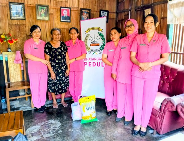 Bhayangkari Ranting Ndona Merajut Silaturahmi Bersama Purnawirawan dan Warakawuri