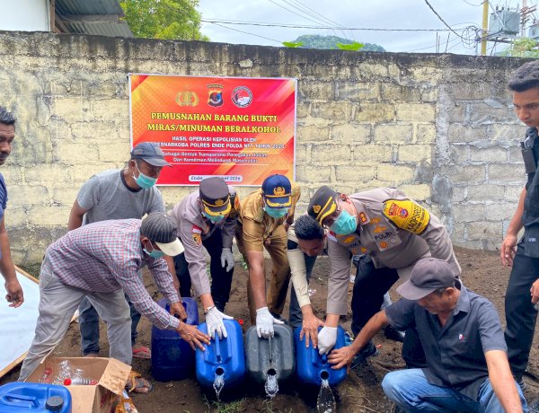 Polres Ende Musnahkan 10 Ton Moke Ilegal, Kapolres Ende: Belajar dari Tragedi Anggota Kita
