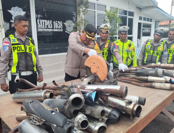 Polres Ende Musnahkan 65 Knalpot Racing, Kapolres Ende: Jangan ada Lagi Suara Bising di Malam Hari