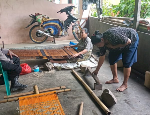 Hadir di Tengah Warga, Bhabinkamtibmas Kelurahan Roworena Pererat Sinergi Jaga Kamtibmas