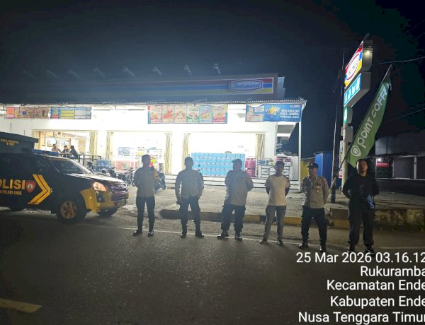 Patroli Perintis Presisi di Malam Hari, Personel Polres Ende Pastikan Keamanan Warga di Jam Rawan