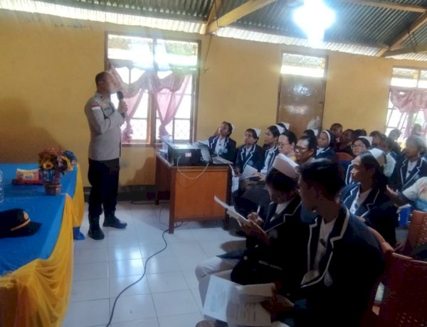 Jumat Curhat Kapolsek Wolowaru Bersama Mahasiswa Stikes St.Elisabet Maumere dan Warga Nduaria