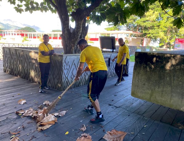 Polres Ende Polda NTT Gelar Aksi Bersih di Taman Renungan Bung Karno, Wujudkan Lingkungan Kota yang Asri