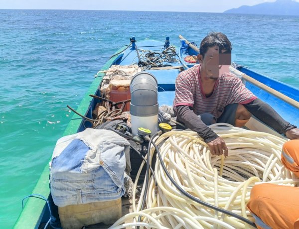 Satpolairud Polres Ende Polda NTT Amankan Kapal Asal Buton Bermuatan 3 Ton Keong Lola