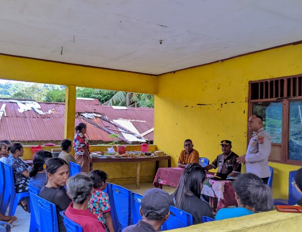 Dengar Langsung Aspirasi Warga Lisedetu, Kapolsek Wolowaru Gelar Jumat Curhat dan Ajak Sukseskan Program Ketahanan Pangan Nasional