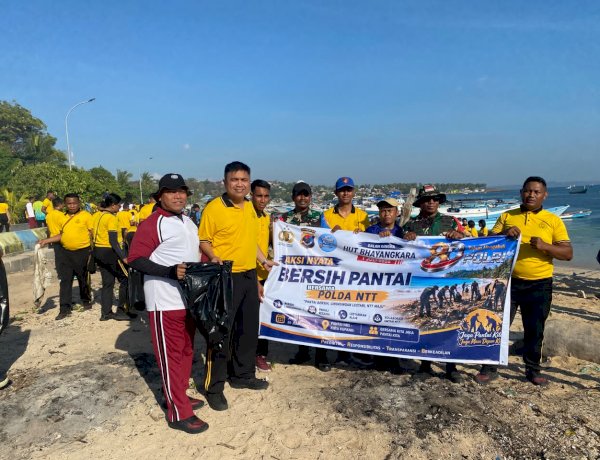 Apel Akbar Bersih Pantai Warnai Peringatan HUT Bhayangkara ke-80, Polda NTT Ajak Masyarakat Jaga Kelestarian Lingkungan