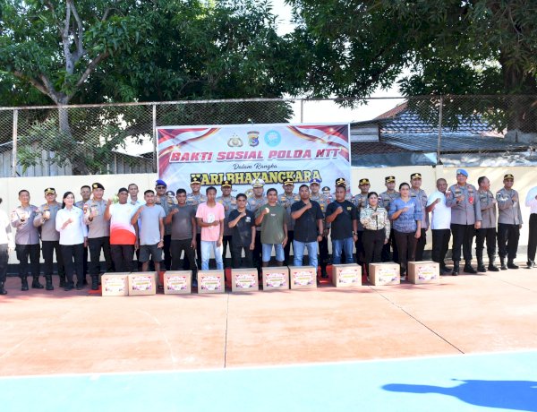 Kapolda NTT Bagikan 100 Paket Sembako, Wujud Kepedulian Polri kepada Masyarakat di HUT Bhayangkara ke 80