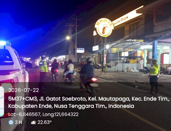 Tekan Angka Kecelakaan di Malam Hari, Satlantas Polres Ende Gelar Patroli Blue Light di Titik Rawan