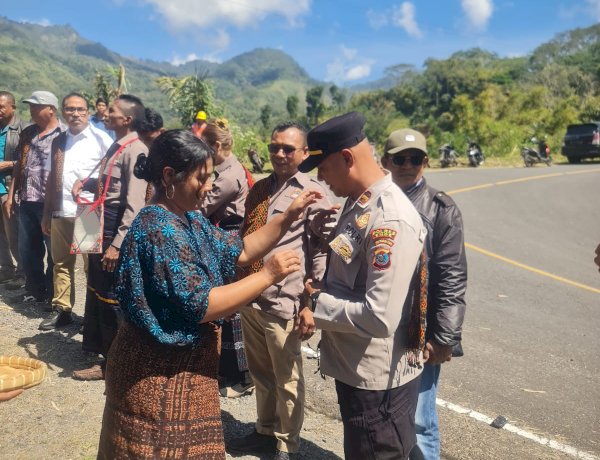 Dukung Ketahanan Pangan di Kelimutu, Pengurus Tani Merdeka Indonesia Dilantik dan Terima Bantuan Alsinta