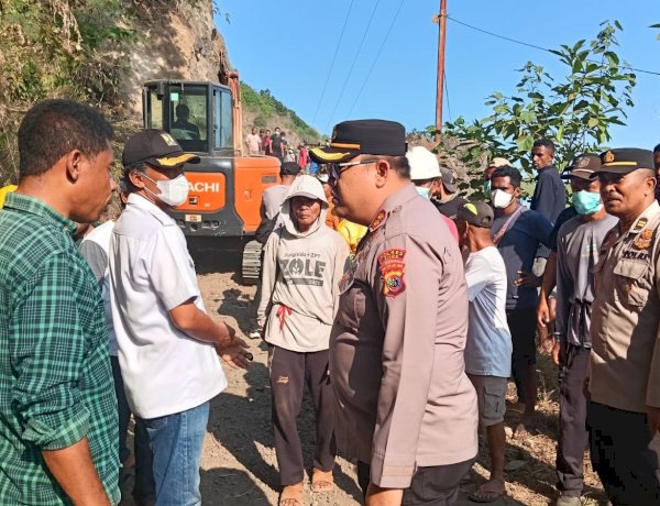 Akses Lintas Selatan Ndona Kembali Terbuka, Respon Cepat Polres Ende Pulihkan Jalur Pascagempa