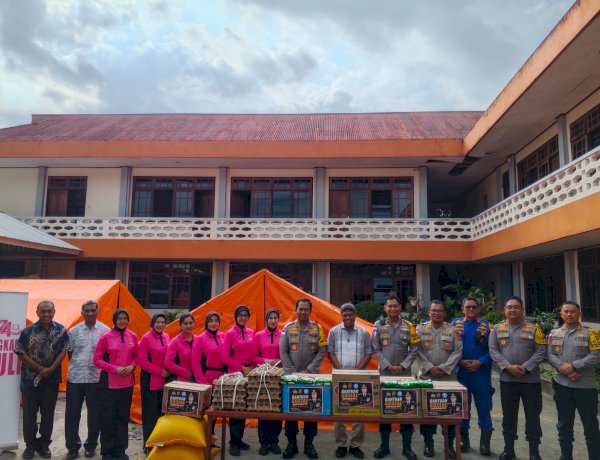 Kapolda NTT Salurkan Bantuan Pasca Gempa Flores, Sambangi Istana Keuskupan Agung Ende