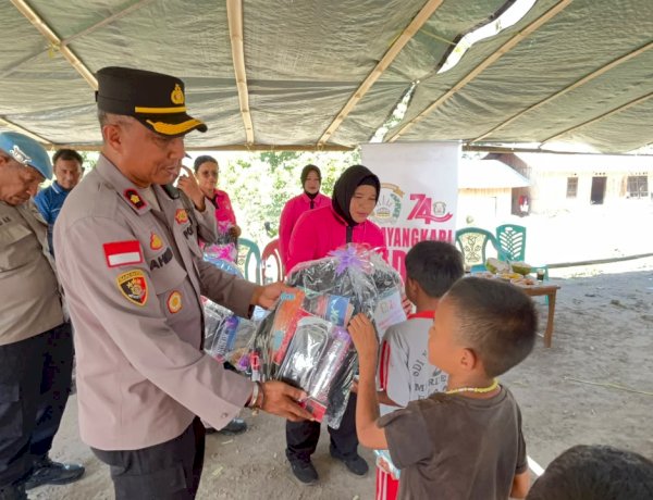 Ibu Ketua Umum Bhayangkari Terus Salurkan Bantuan Sosial dan Layanan Kesehatan untuk Korban Gempa di Ende