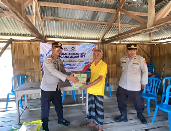 Polres Ende Polda NTT Terus Salurkan Bantuan Sosial untuk Warga Terdampak Gempa di Kelurahan Onelako Ndona